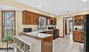 6 Amanda Ct, Airmont, NY 10952