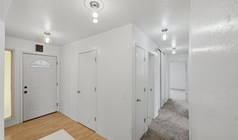 835 12TH St, Bandon, OR 97411