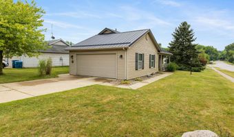 421 Manahan Dr, Angola, IN 46703