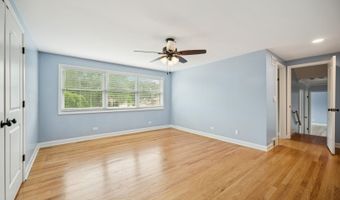 2425 N Drury Ln, Arlington Heights, IL 60004