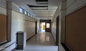 516 W Chapin Rd, Aberdeen, NC 28315