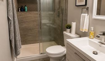 8107 BROWN Ct, Alexandria, VA 22306