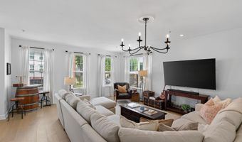 5155 BALLYCASTLE Cir, Alexandria, VA 22315
