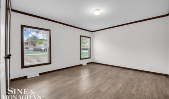 2060 Washington St, Algonac, MI 48001