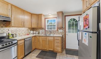 588 Newport Ave, Attleboro, MA 02703