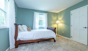 14 Briarwood Ln, Amherst, NH 03031