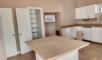809 S Roselawn Ave, Artesia, NM 88210