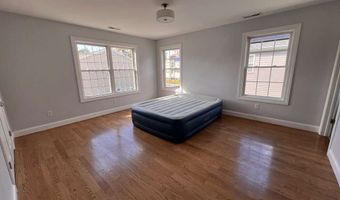 793 Pond St, Bridgeport, CT 06606