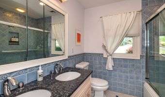 34 Skyline Dr, Brookfield, CT 06804