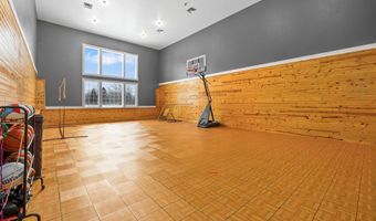 549 Morningstar Rd, Auburn, IN 46706