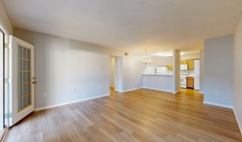 2767 S Knightsbridge Cir, Ann Arbor, MI 48105