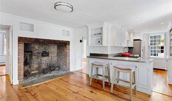 42 Second St, Newport, RI 02840