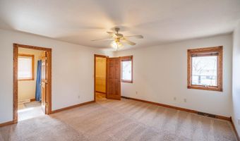 1415 Birchwood Ln, Aberdeen, SD 57401