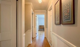 9 South Dr, Middletown, RI 02842