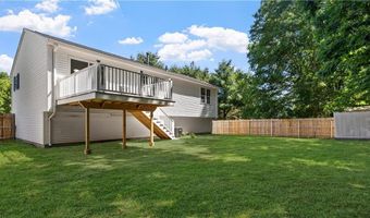 66 Hunters Crossing Dr, Coventry, RI 02816