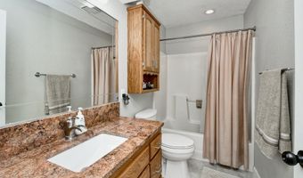1004 Baretta Ct, Aurora, MO 65605