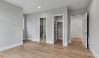 629 N LINCOLN St N, Arlington, VA 22201