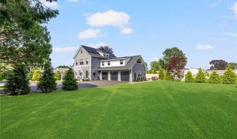 3 Oak St, Middletown, RI 02842