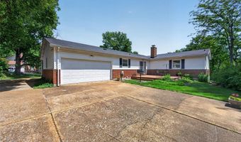 6 Helmsdale Ct, Ballwin, MO 63011