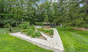 1004 Great Rd, Lincoln, RI 02865