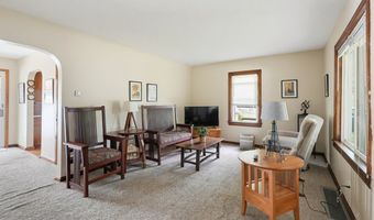 2755 Springfield Lake Dr, Akron, OH 44312
