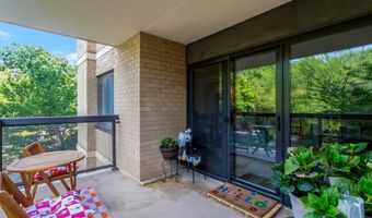 205 YOAKUM Pkwy 314, Alexandria, VA 22304