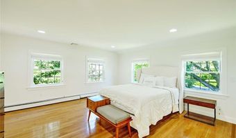 29 Melrose Ave, Barrington, RI 02806