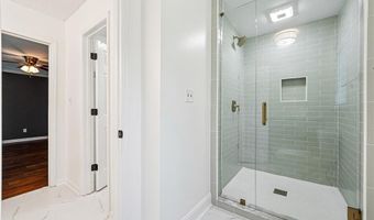 5600 Surrey Ct, Alpharetta, GA 30009