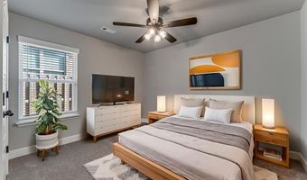 5902 NW Hoover St, Bentonville, AR 72713