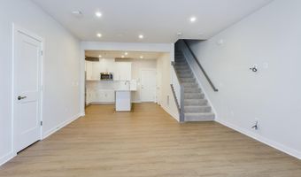 43801 MIDDLEWAY Ter, Ashburn, VA 20147