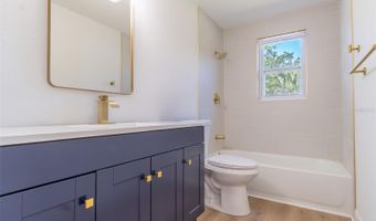 6304 FLORIDA Cir W, Apollo Beach, FL 33572