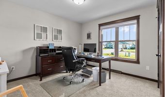 2712 W FALLEN OAK Dr, Appleton, WI 54913