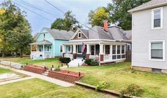 1115 7th St, Baldwin City, KS 66006