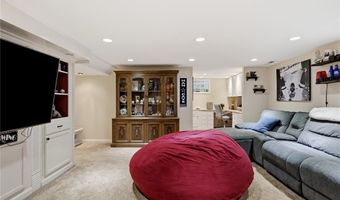 6329 Darlow Dr, Affton, MO 63123