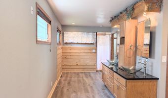202 North Ln, Albert Lea, MN 56007