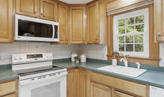 14 Olde Berry Rd, Andover, MA 01810