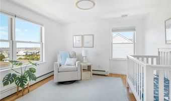 433 Wolcott Ave, Middletown, RI 02842
