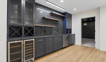 8302 ROBEY Ave, Annandale, VA 22003