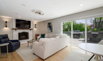 1615 S Kaspar Ave, Arlington Heights, IL 60005