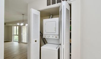 6145 EDSALL Rd 6145J, Alexandria, VA 22304