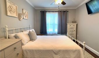 18 Sylvan St, Newport, RI 02840