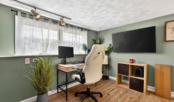 10 Meadowbrook Rd, Auburn, MA 01501