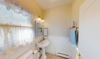 11 Drake Dr, Bayville, NJ 08721