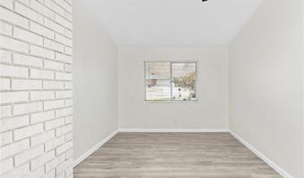 15944 Wintun Rd, Apple Valley, CA 92307