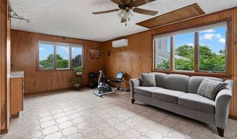6 Varnum Ave, Bristol, RI 02809