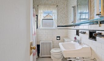 42 Collins Pl, Albany, NY 12208