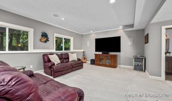 4936 W Village Trl SE, Ada, MI 49301