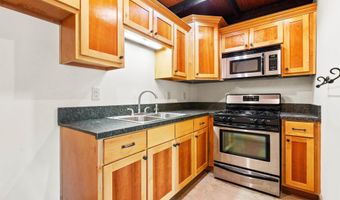 63 WATERS EDGE Dr, Alpine, AL 35014