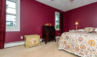 65 Jeri Lynn Cir, Warwick, RI 02886