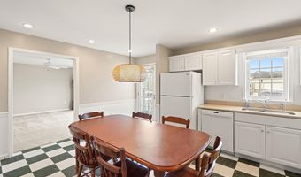 262 EVERGREEN Dr, Bayville, NJ 08721